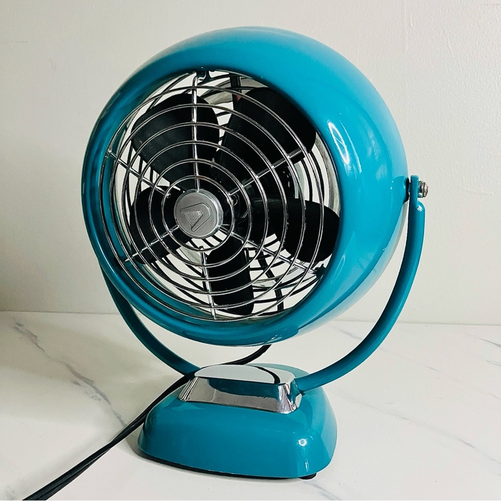 Vornado VFAN Jr. Vintage Air Circulator Fan - Picture 3 of 9